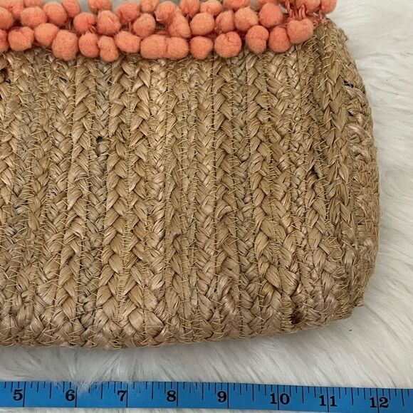 Shiraleah Aubrey Woven Straw PomPom Clutch NEW - Picture 4 of 7